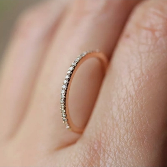 New Gorgeous Silver Wedding Band/Ring - Picture 3 of 8